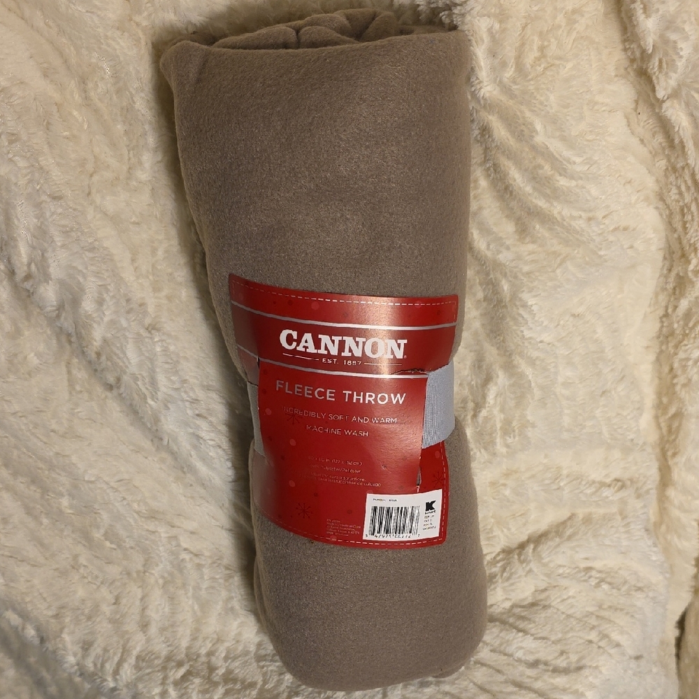 Canon Fleece Throw in Warm Brown